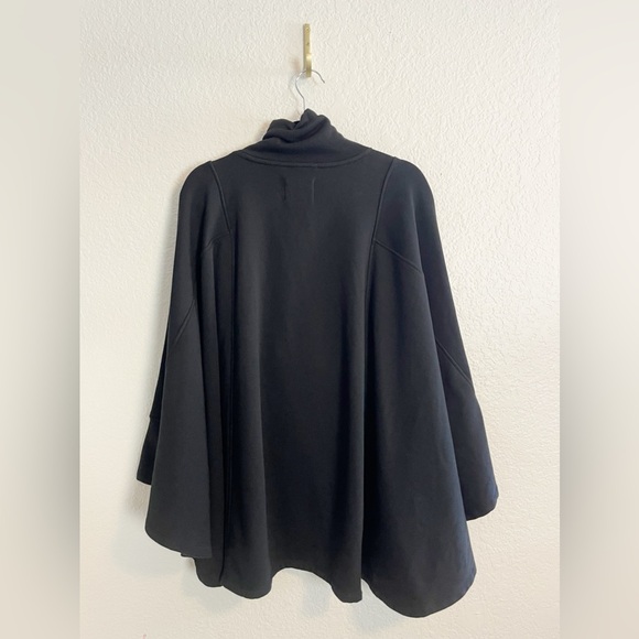 Ugg Charlynne women’s poncho in black XS/S - Picture 4 of 8